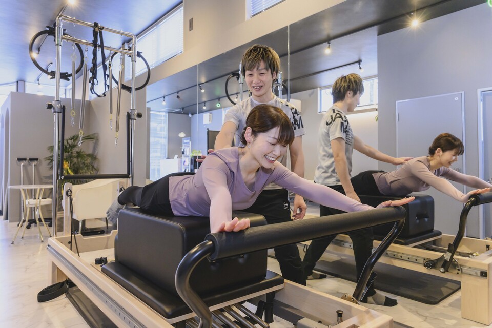 ピラティススタジオDEP　人気　おすすめ　ピラティススタジオ　リフォーマー　スワン